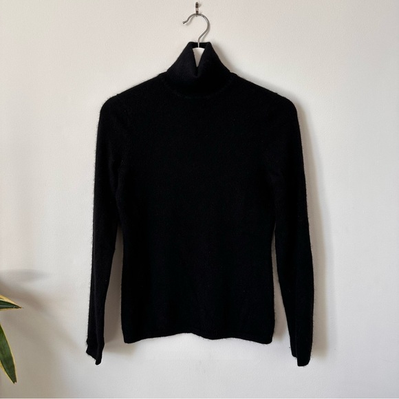 Lord & Taylor Black Cashmere Turtleneck Size S - Picture 1 of 5